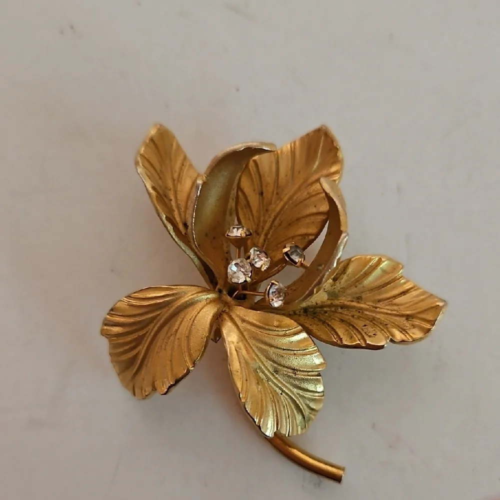 Elegant Rhinestone & Goldtone Floral Brooch